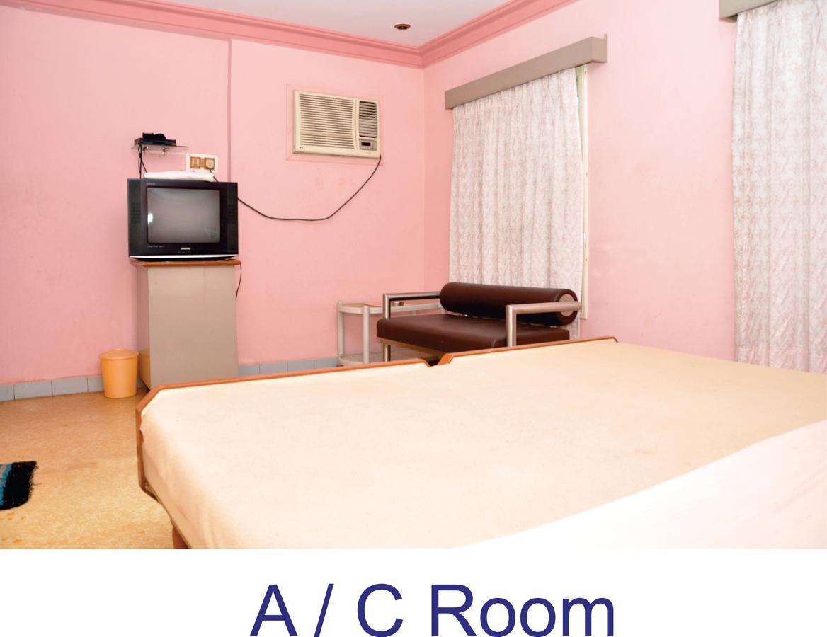 Hotel Baba Rajkot Extérieur photo